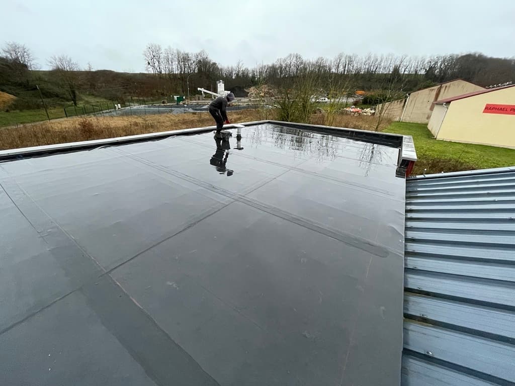 SARL Leblanc assure l'étanchéité d’un toit plat
